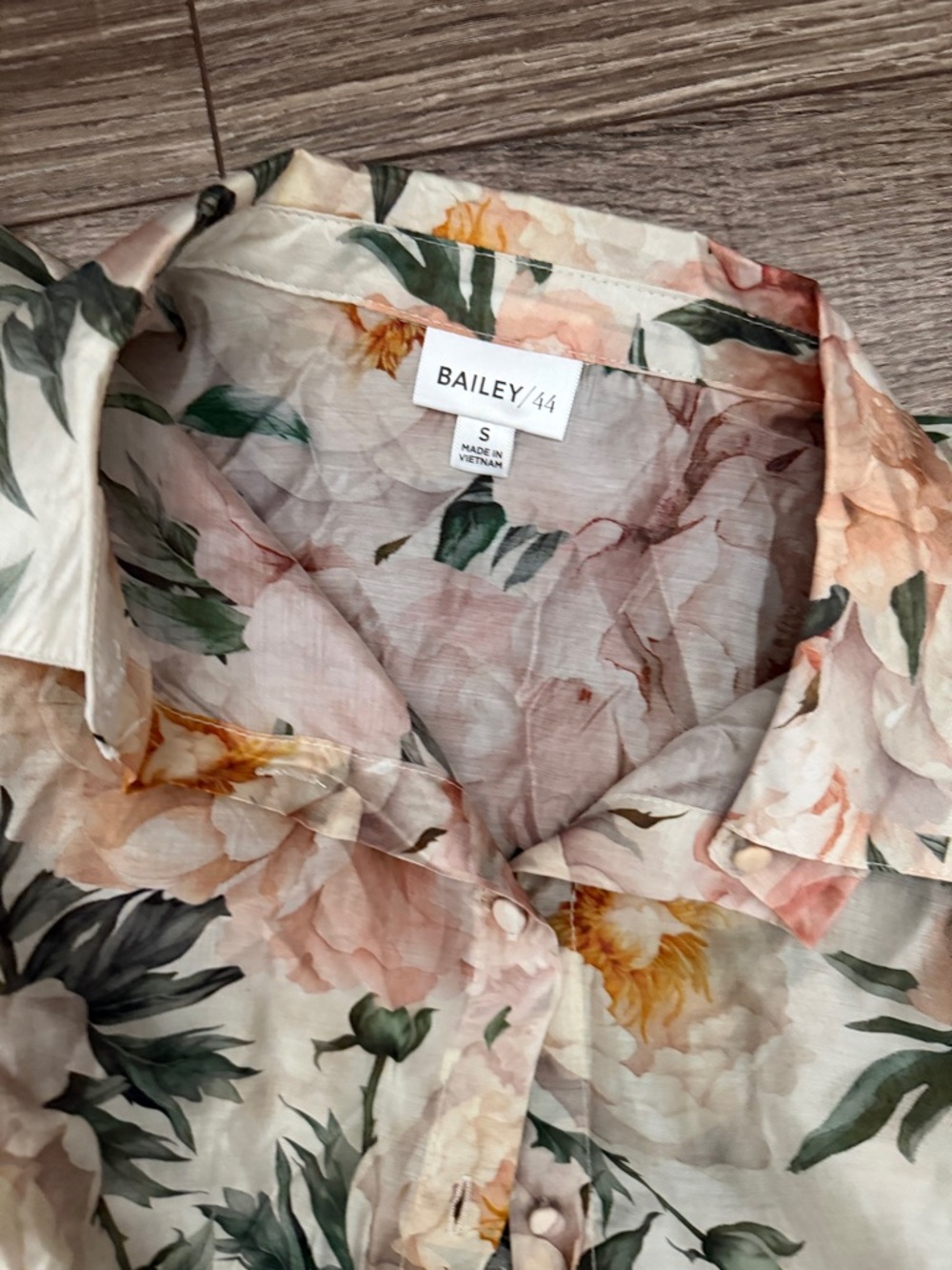 Bailey 44 Peach and Cream Floral Puff-Sleeve Button-Up Blouse - Picture 2 of 3